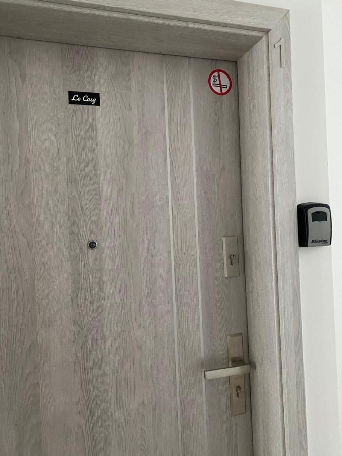 Les Rives Saint Symphorien, Appartements Meubles Longeville-les-Metz Екстериор снимка